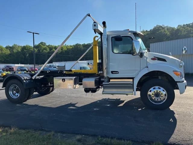 2025 Peterbilt 537 in BUTLER, PA — photo 7
