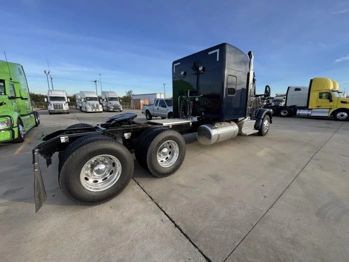 2026 Peterbilt 567 in Laredo, TX — photo 6