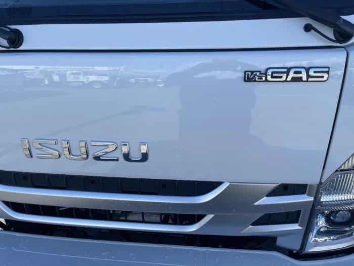 2025 Isuzu NRR in Whittier, CA — photo 7