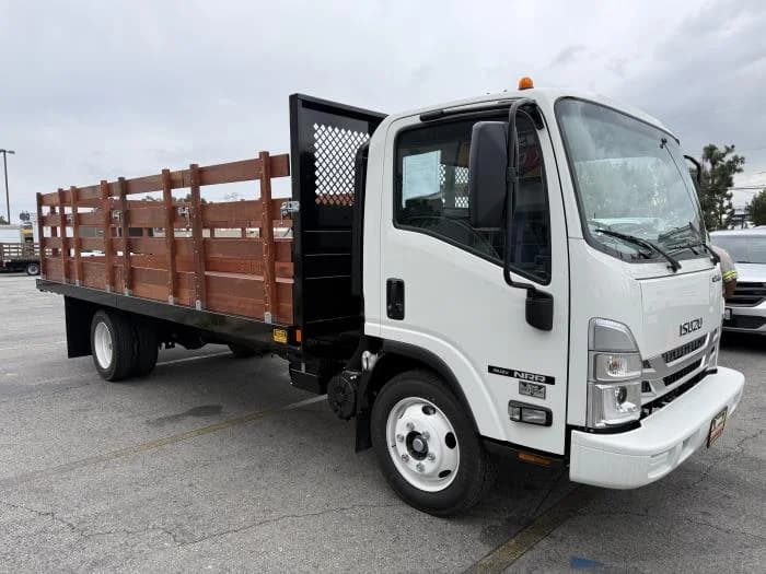2025 Isuzu NRR in Whittier, CA — photo 7