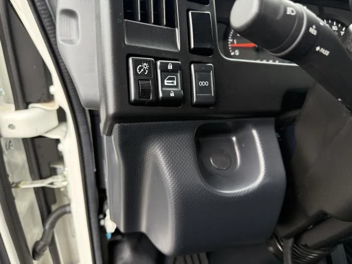2025 Isuzu NRR in Whittier, CA — photo 21