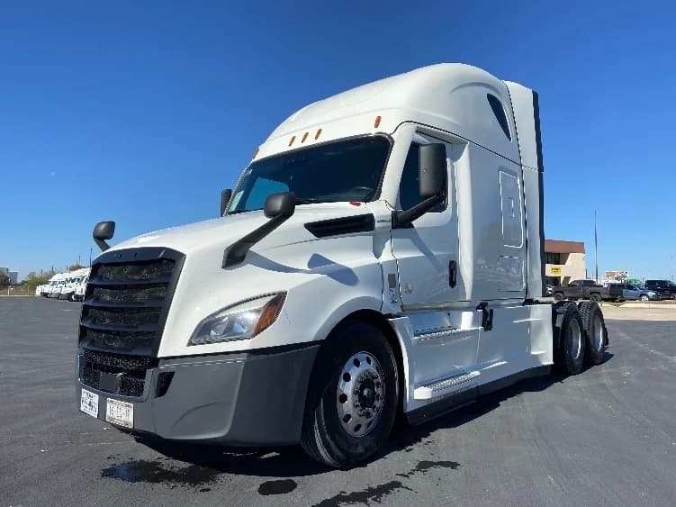 2023 Freightliner Cascadia in San Antonio, TX — photo 3