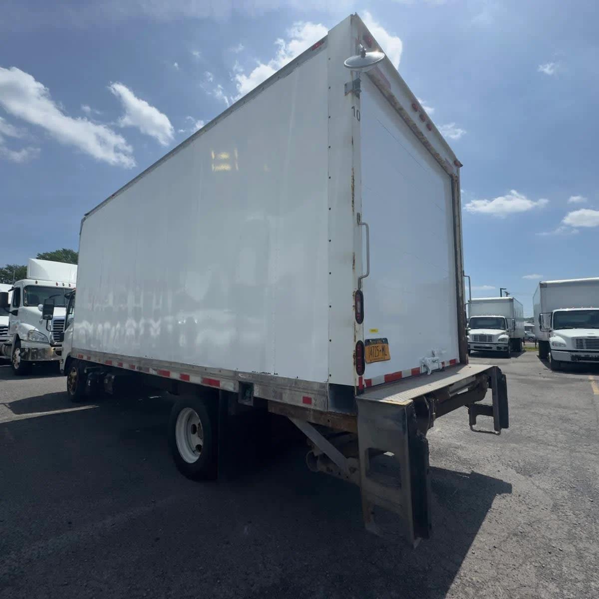 2018 Isuzu NQR in Syracuse, NY — photo 6