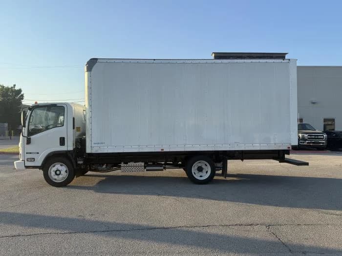 2025 Isuzu NRR in Dallas, TX — photo 8