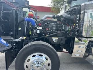 2023 Peterbilt 389 in Zanesville, OH — photo 9
