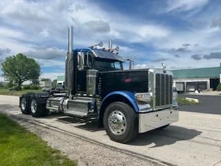 2023 Peterbilt 389 in Zanesville, OH — photo 2