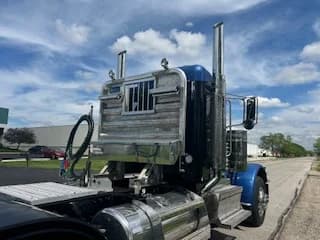 2023 Peterbilt 389 in Zanesville, OH — photo 5
