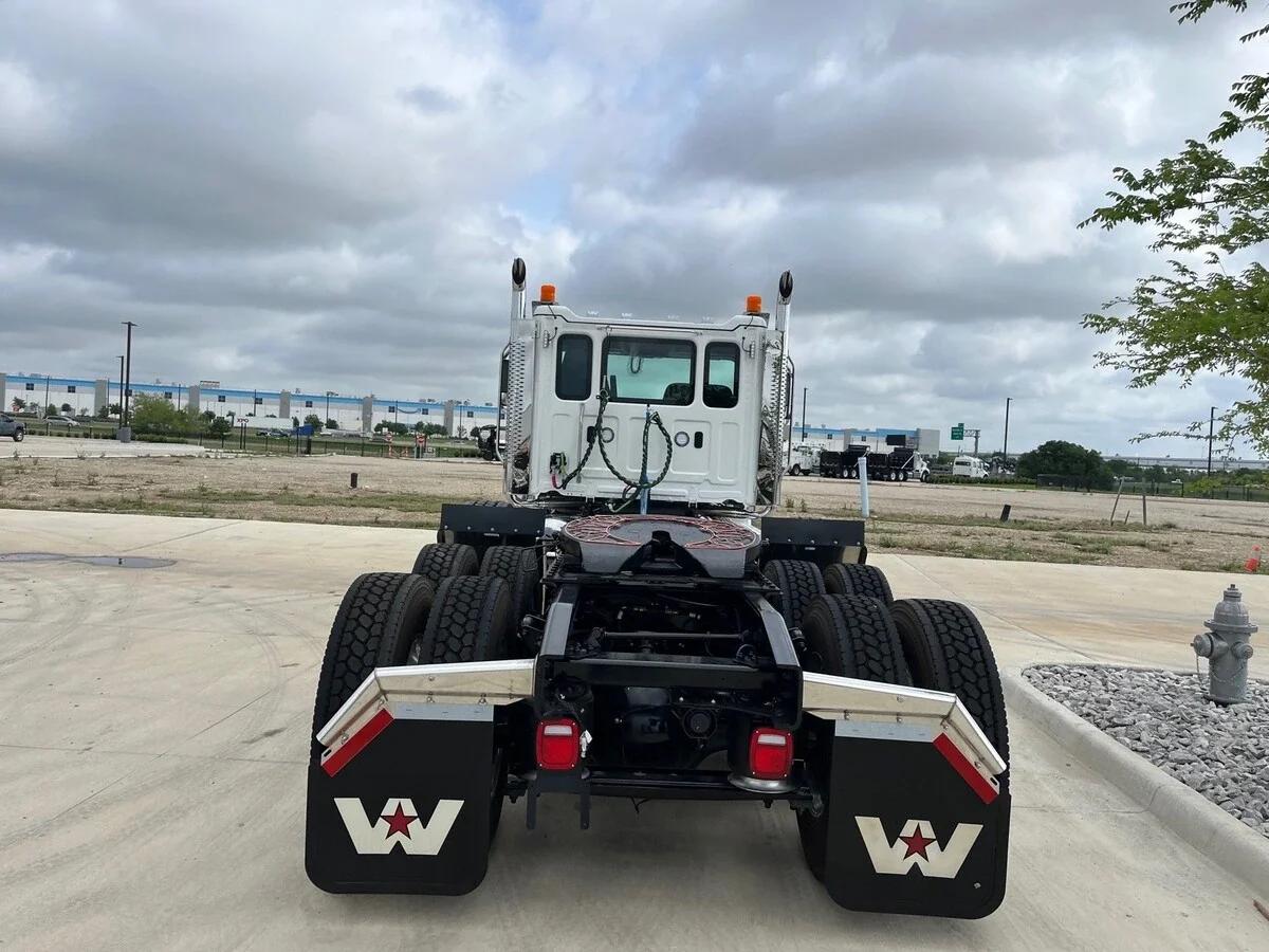 2027 Western Star 49X — photo 6