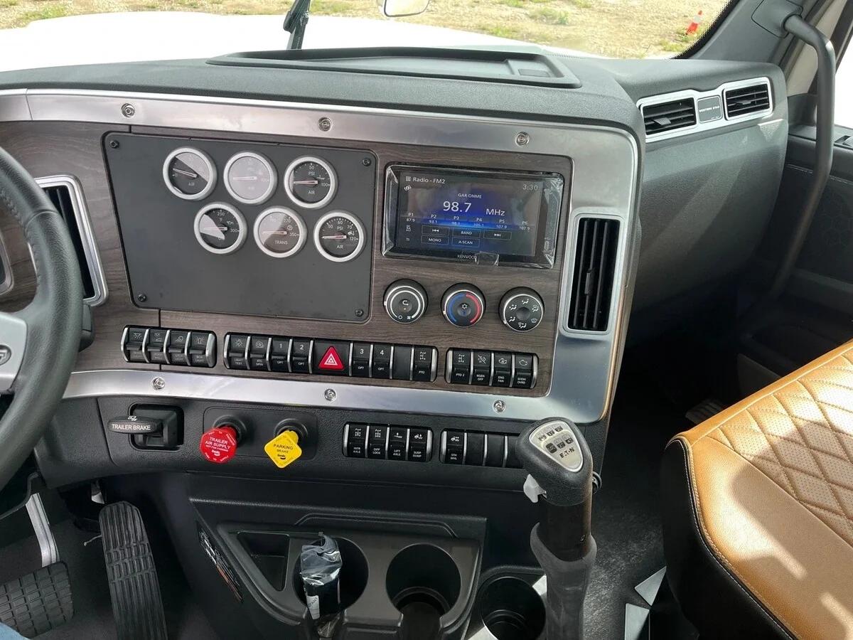 2027 Western Star 49X — photo 11
