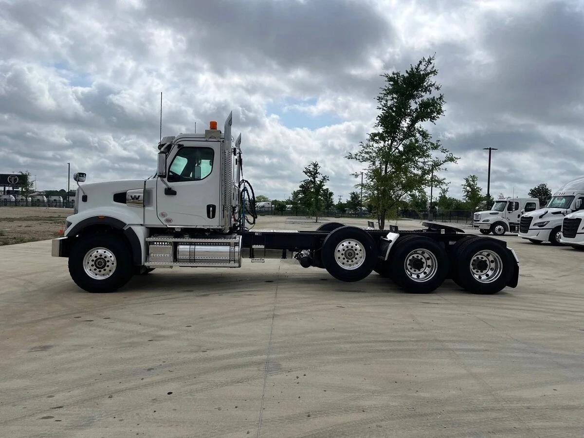 2027 Western Star 49X — photo 8
