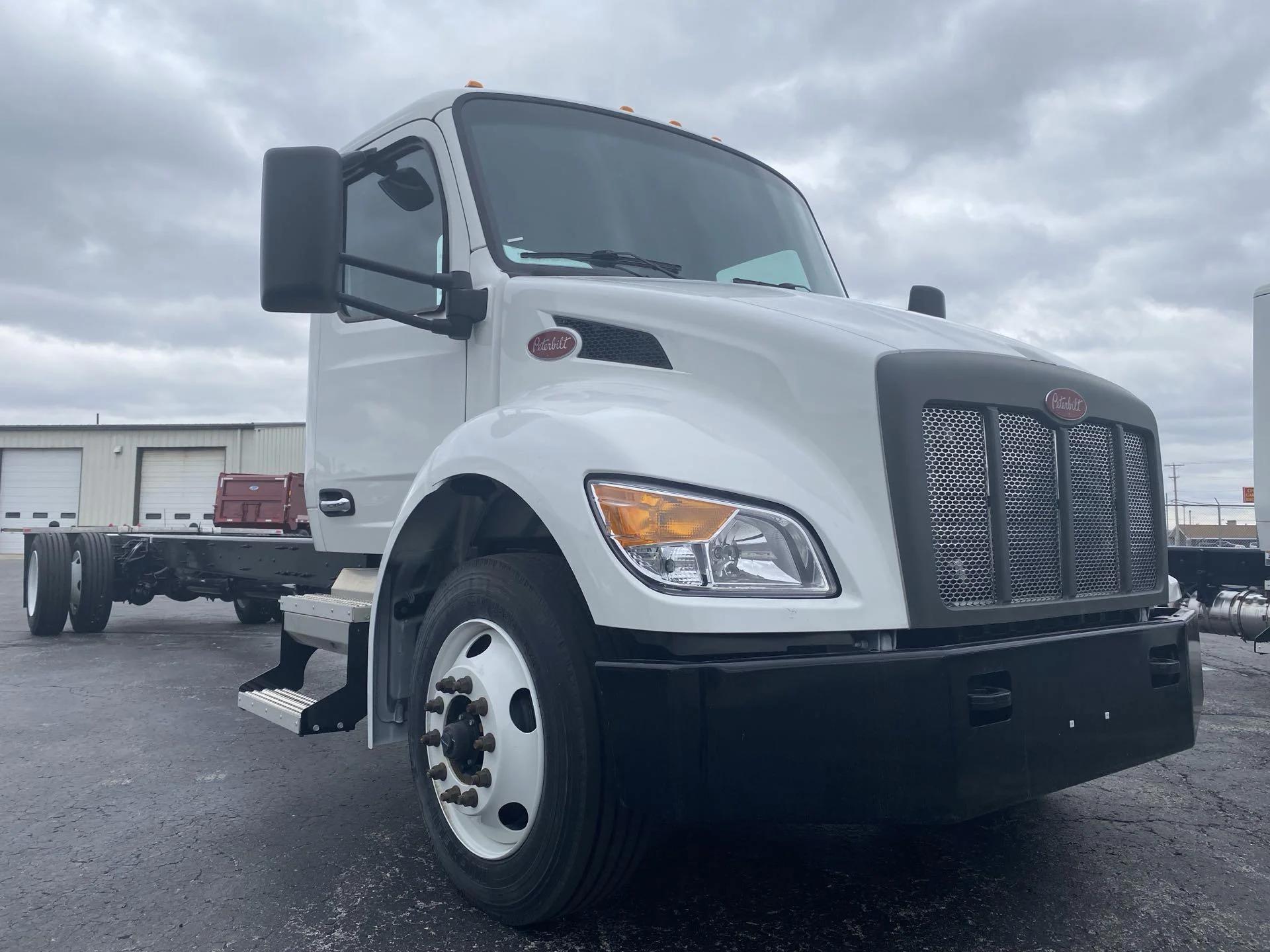 2024 Peterbilt 537 in Findlay, OH — photo 2