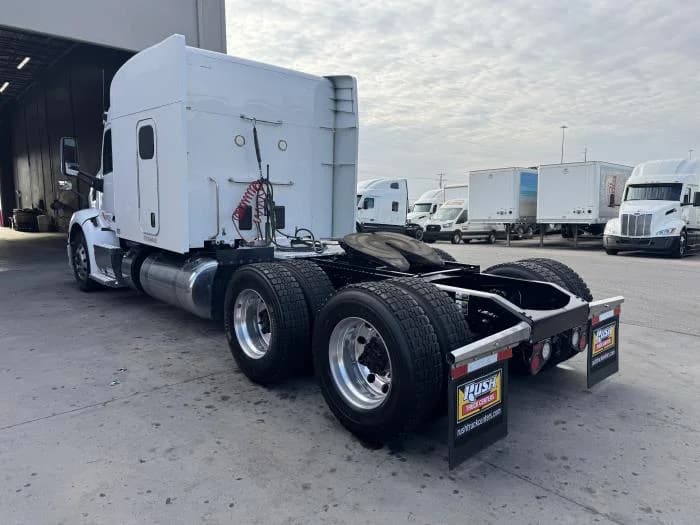 2022 Peterbilt 579 in El Paso, TX — photo 8
