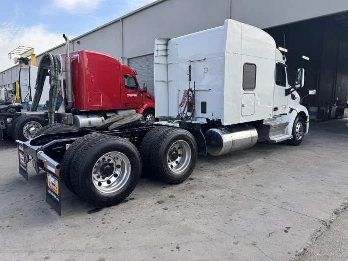 2022 Peterbilt 579 in El Paso, TX — photo 6