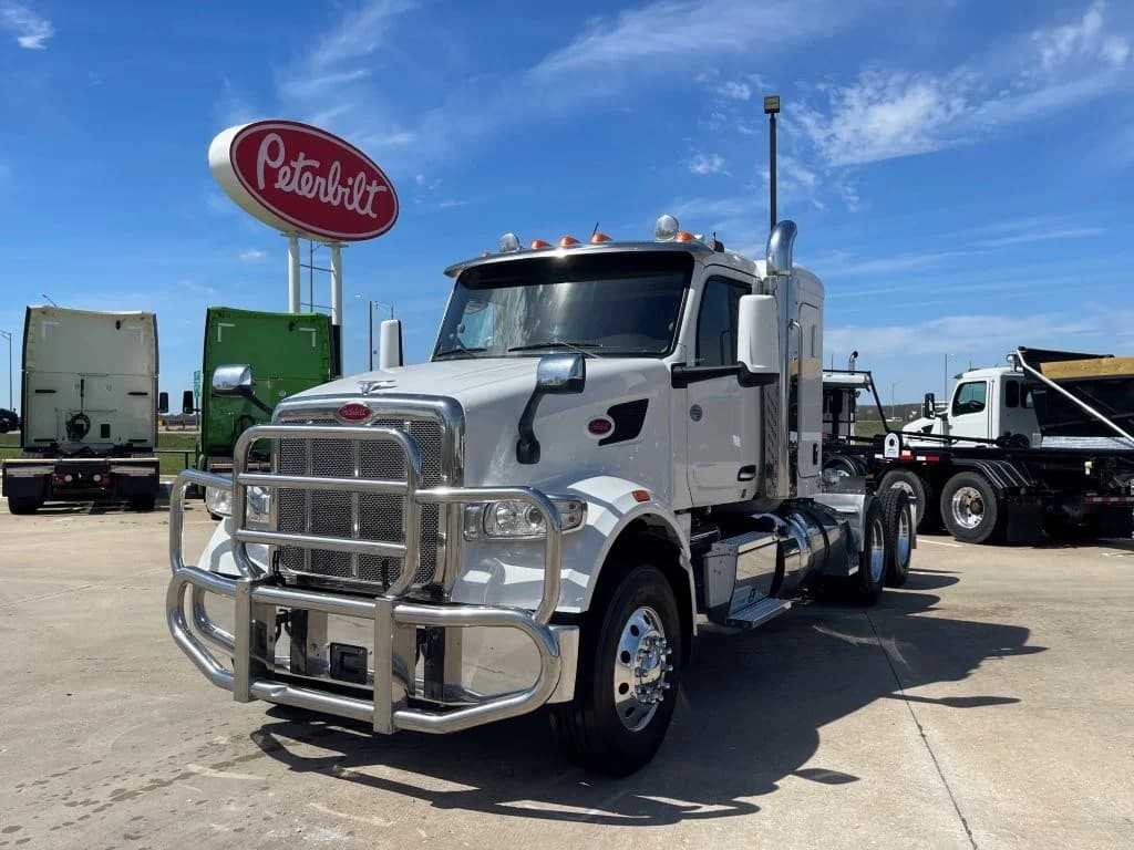 2022 Peterbilt 567 in Springfield, MO