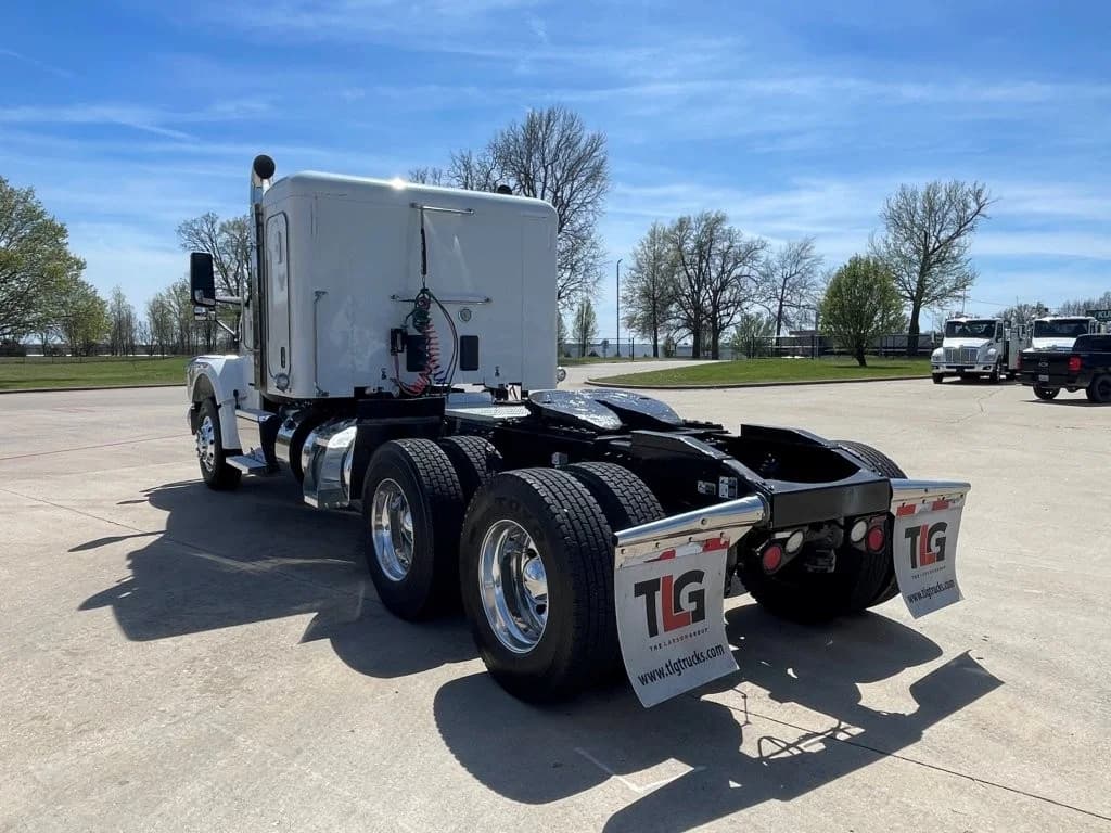 2022 Peterbilt 567 in Springfield, MO — photo 4