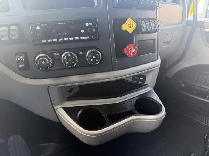 2024 Peterbilt 579 — photo 9