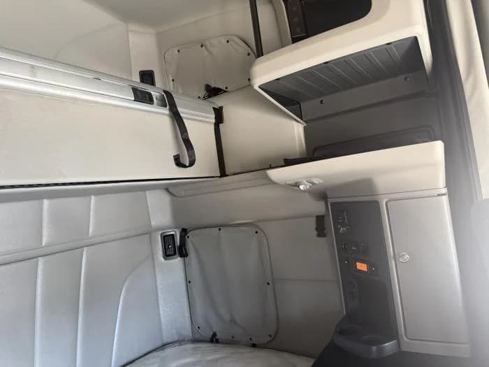 2024 Peterbilt 579 — photo 15
