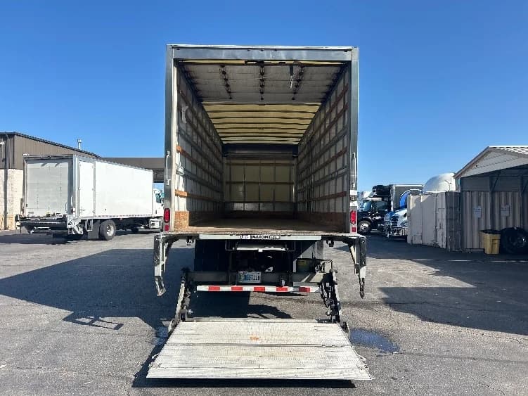 2022 Freightliner M2 106 in Obetz, OH — photo 9