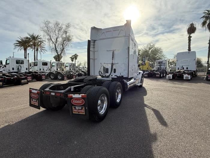 2022 Peterbilt 579 in Phoenix, AZ — photo 6