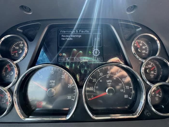 2022 Peterbilt 579 in North Little Rock, AR — photo 19