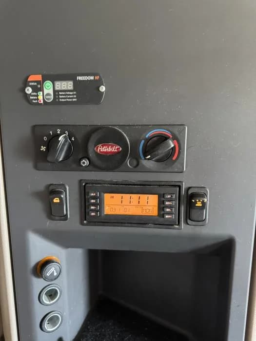 2022 Peterbilt 579 in North Little Rock, AR — photo 26
