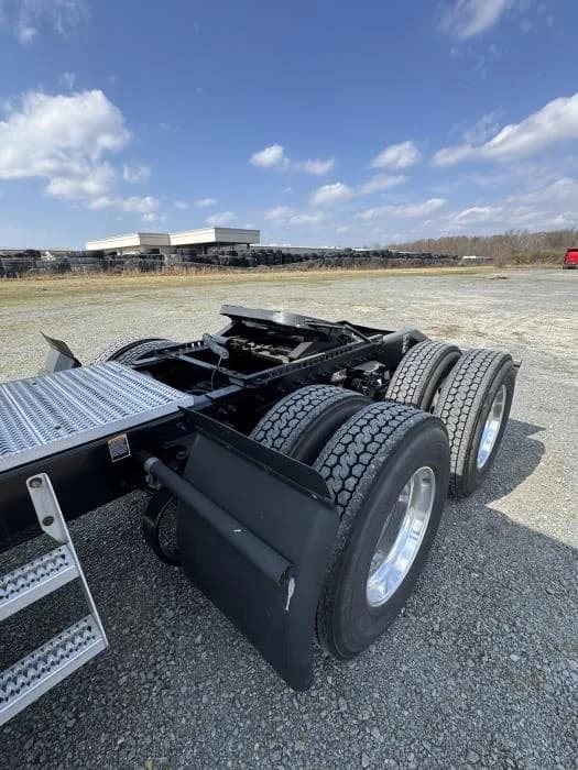 2022 Peterbilt 579 in North Little Rock, AR — photo 8