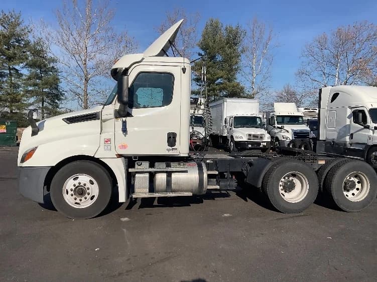 2019 Freightliner Cascadia in Capitol Heights, MD — photo 4