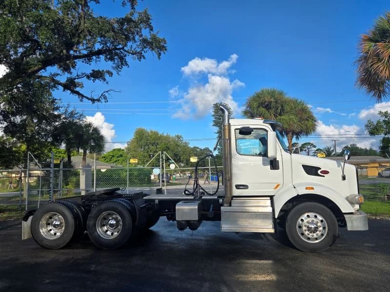2022 Peterbilt 567 in Fort Lauderdale, FL — photo 11