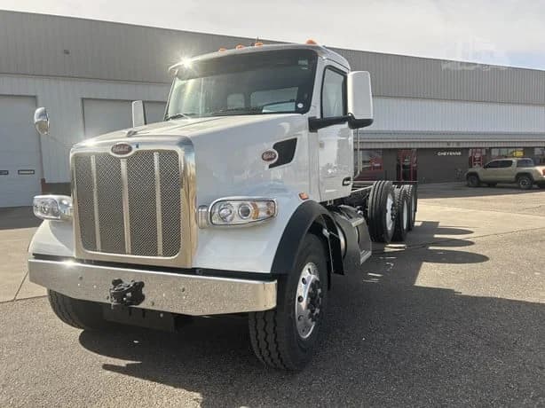 2025 Peterbilt 567