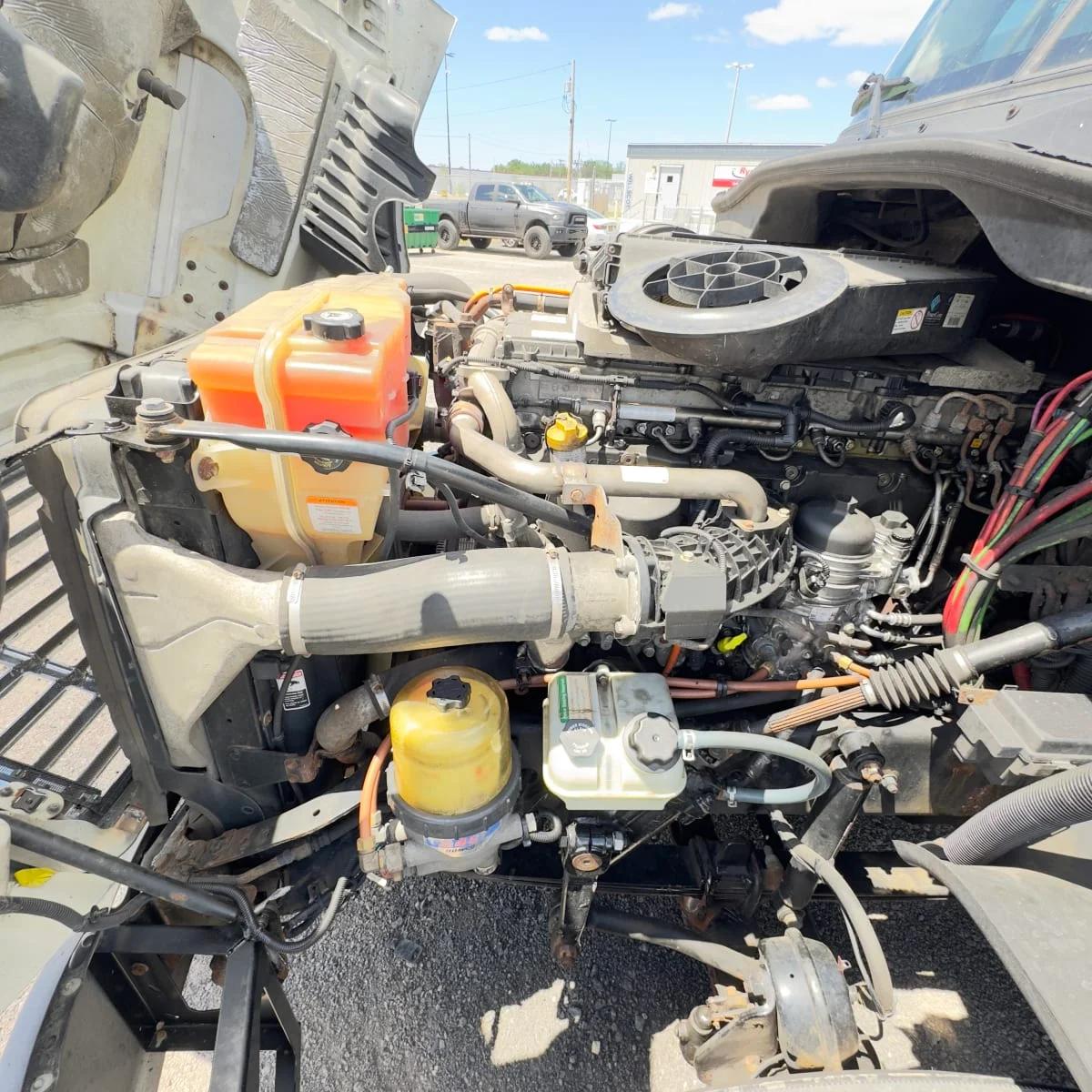 2019 Freightliner Cascadia in Syracuse, NY — photo 8