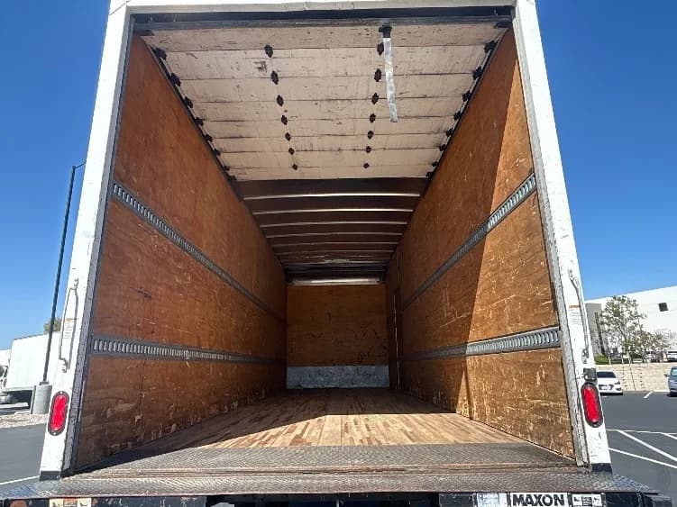 2019 Freightliner M2 106 in Fontana, CA — photo 7