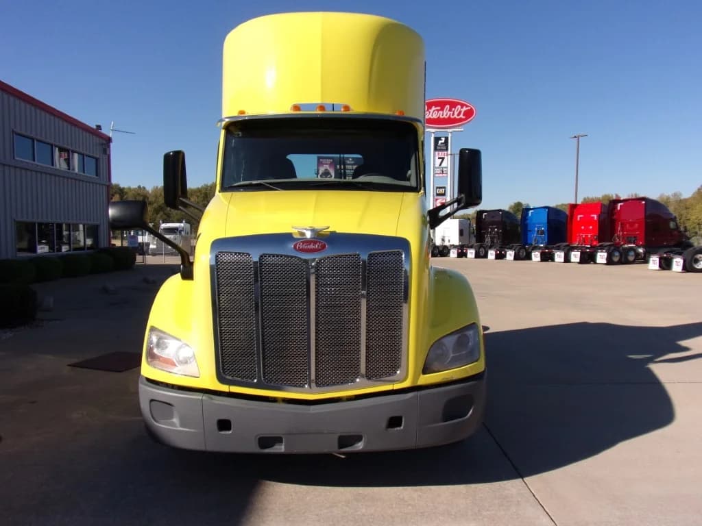 2021 Peterbilt 579 in Fort Smith, AR — photo 2