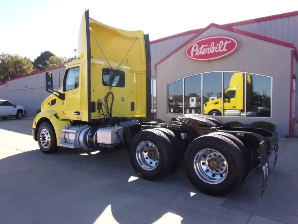 2021 Peterbilt 579 in Fort Smith, AR — photo 8