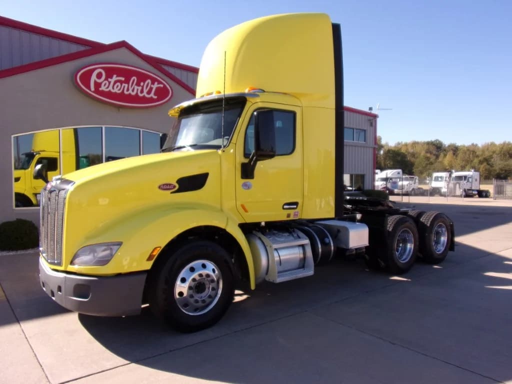 2021 Peterbilt 579 in Fort Smith, AR