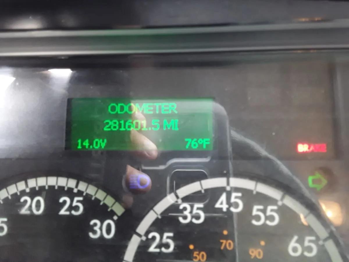 2018 Freightliner M2 106 in Salisbury, MA — photo 10