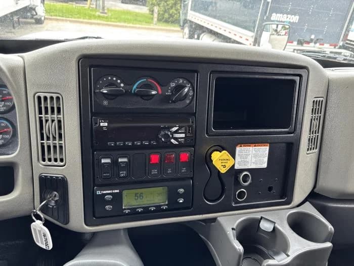 2017 International 4300 — photo 11