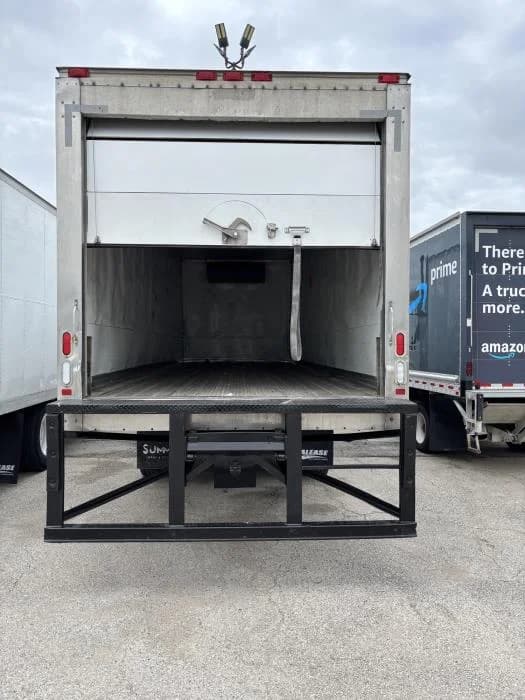 2017 International 4300 — photo 5