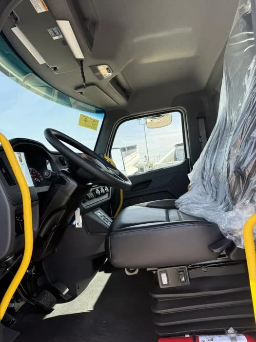 2027 Peterbilt 537 — photo 13