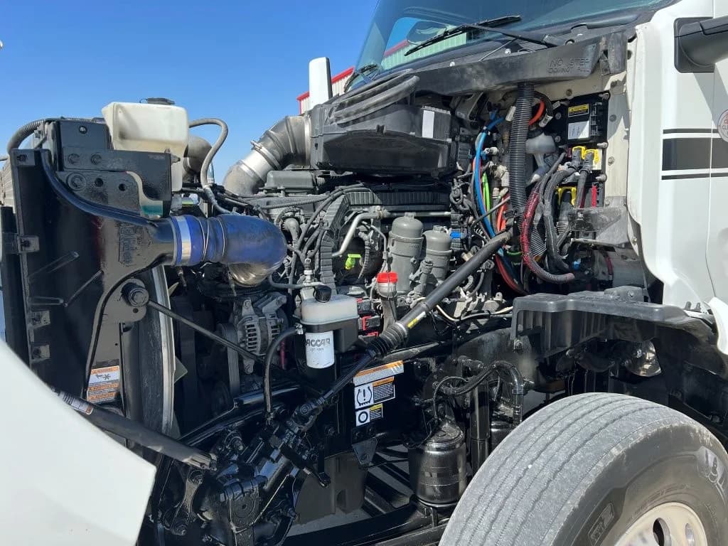 2022 Peterbilt 567 in Raleigh, NC — photo 9