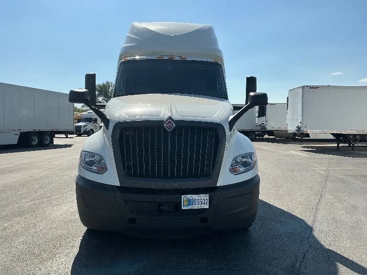 2022 International LT in La Porte, IN — photo 2