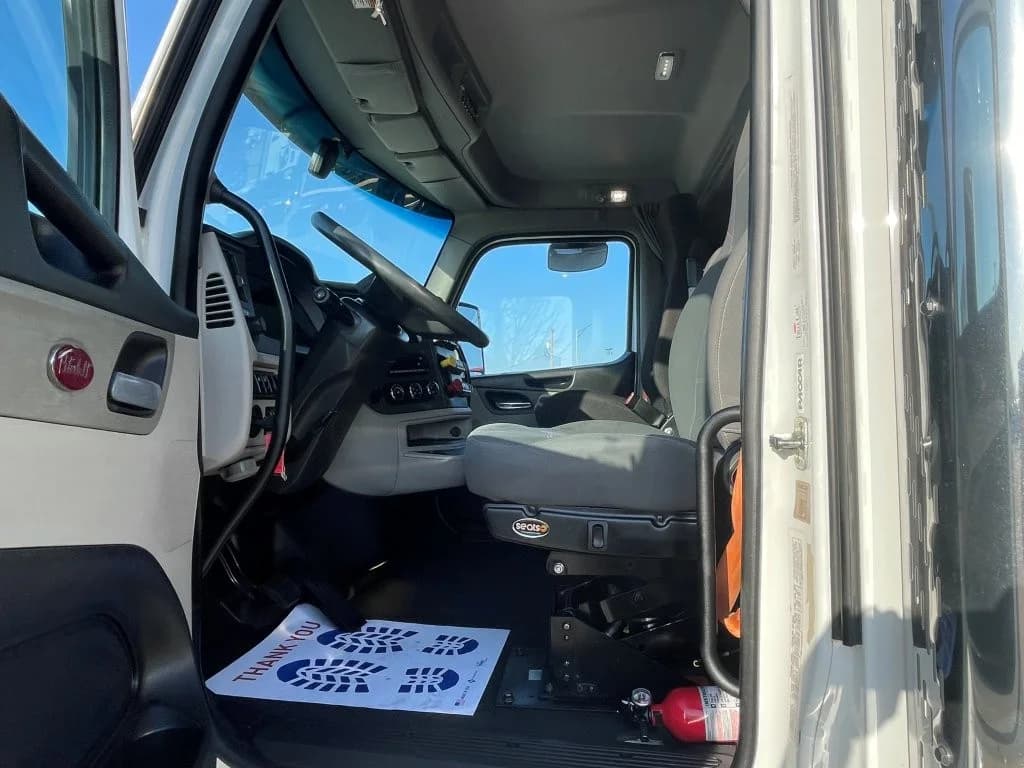 2022 Peterbilt 567 in Springfield, MO — photo 10