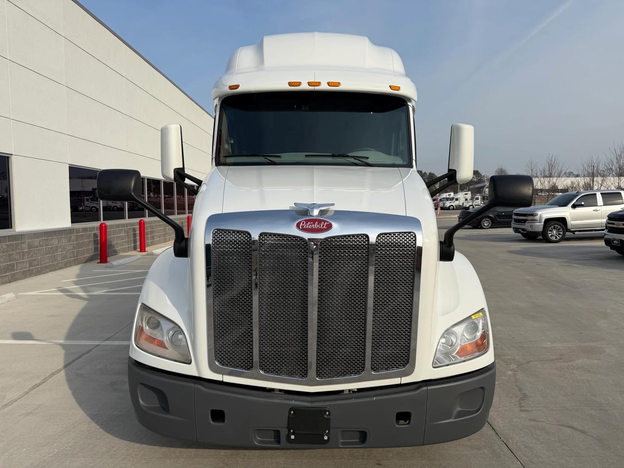 2021 Peterbilt 579 in Lowell, AR — photo 8