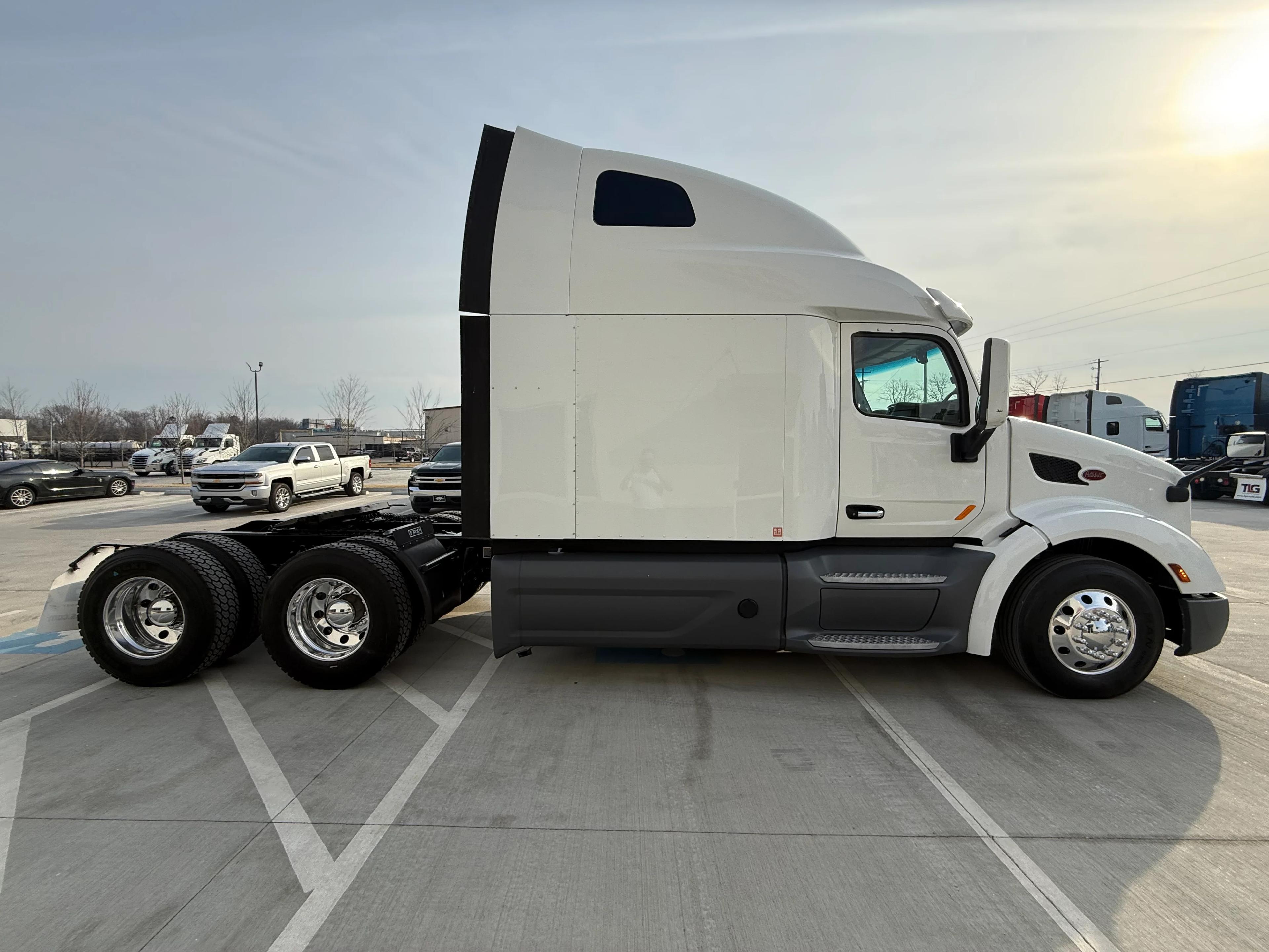 2021 Peterbilt 579 in Lowell, AR — photo 6