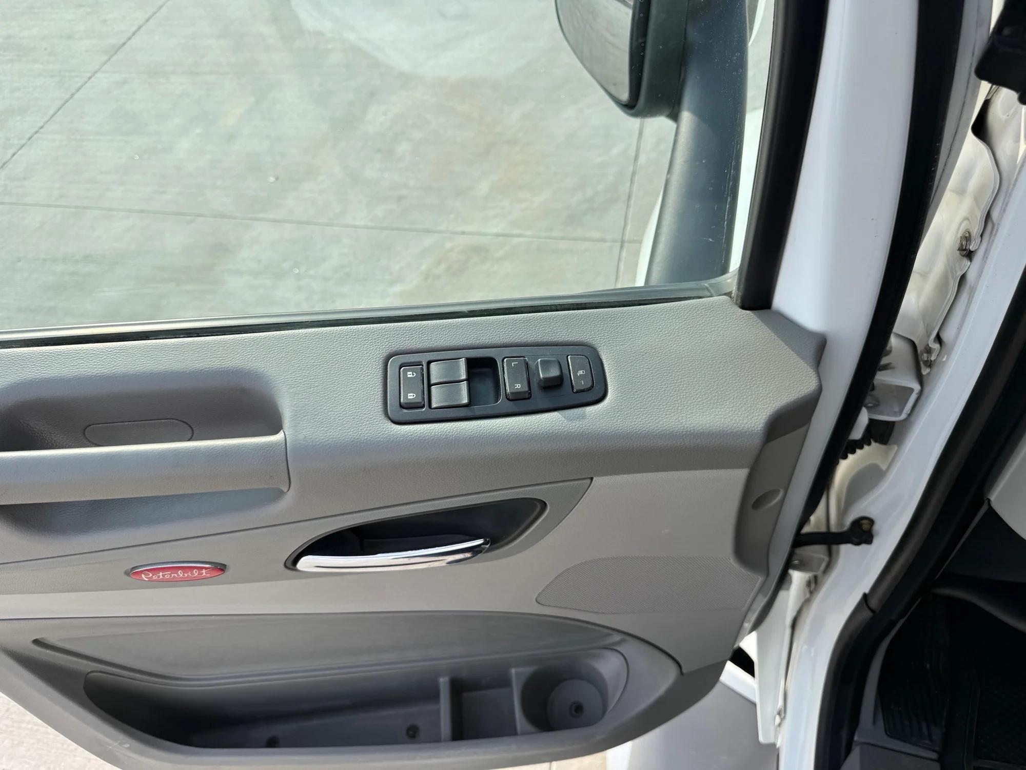 2021 Peterbilt 579 in Lowell, AR — photo 10