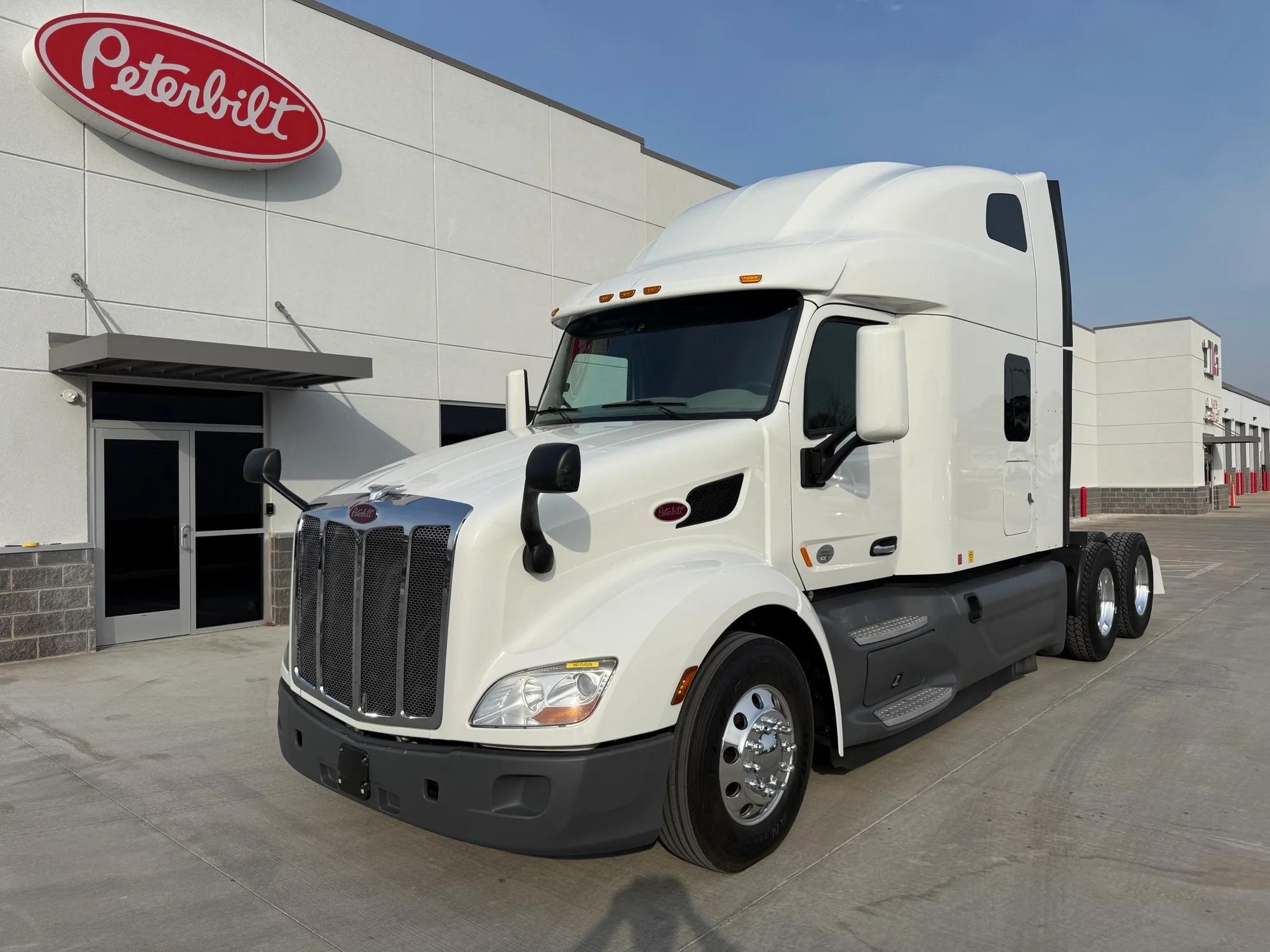2021 Peterbilt 579 in Lowell, AR