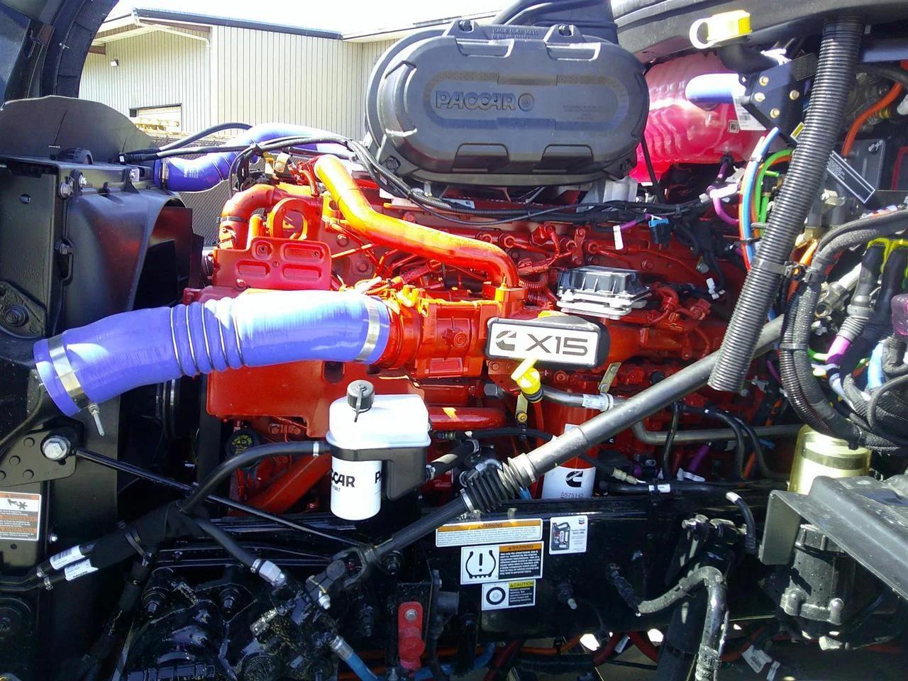 2027 Peterbilt 579 in Fargo, ND — photo 9