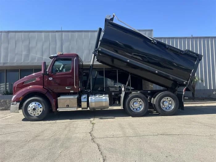 2025 Peterbilt 579 in San Diego, CA — photo 7