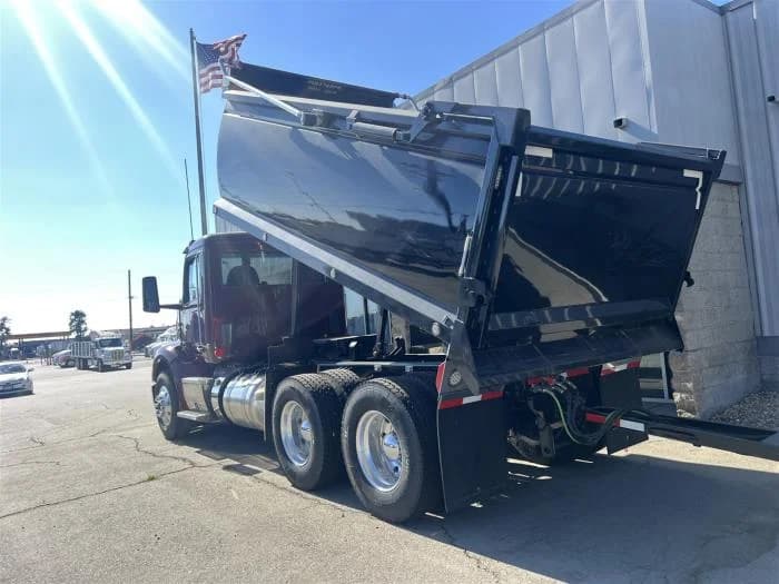 2025 Peterbilt 579 in San Diego, CA — photo 8