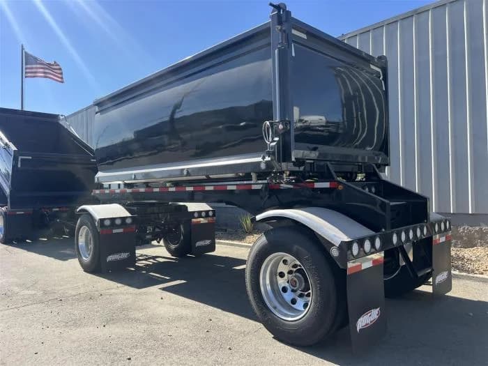 2025 Peterbilt 579 in San Diego, CA — photo 12