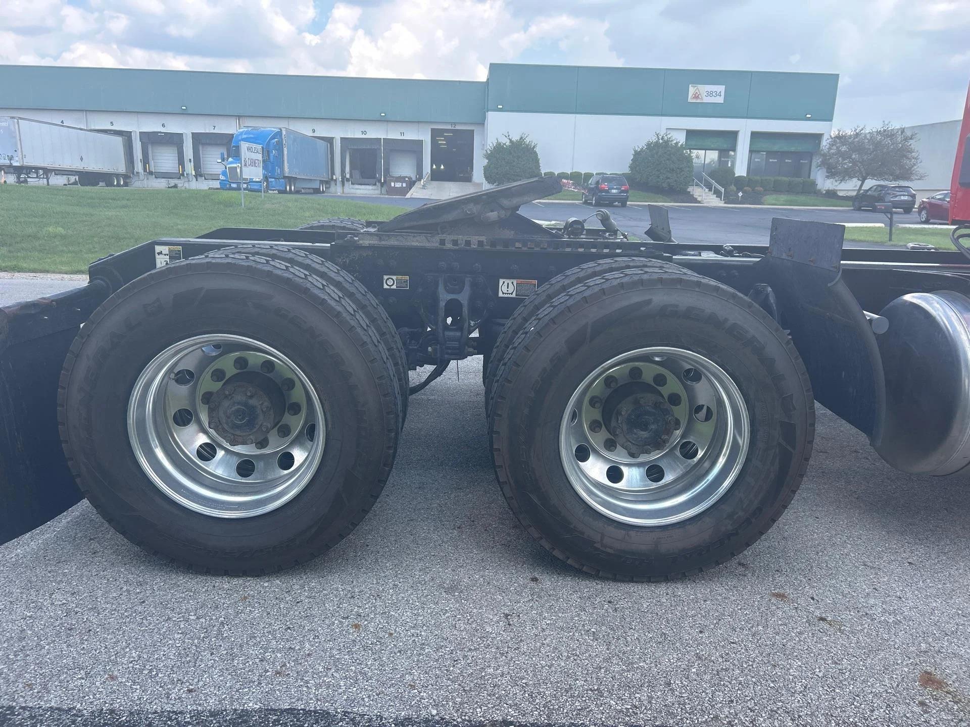 2021 Peterbilt 579 in Lima, OH — photo 5